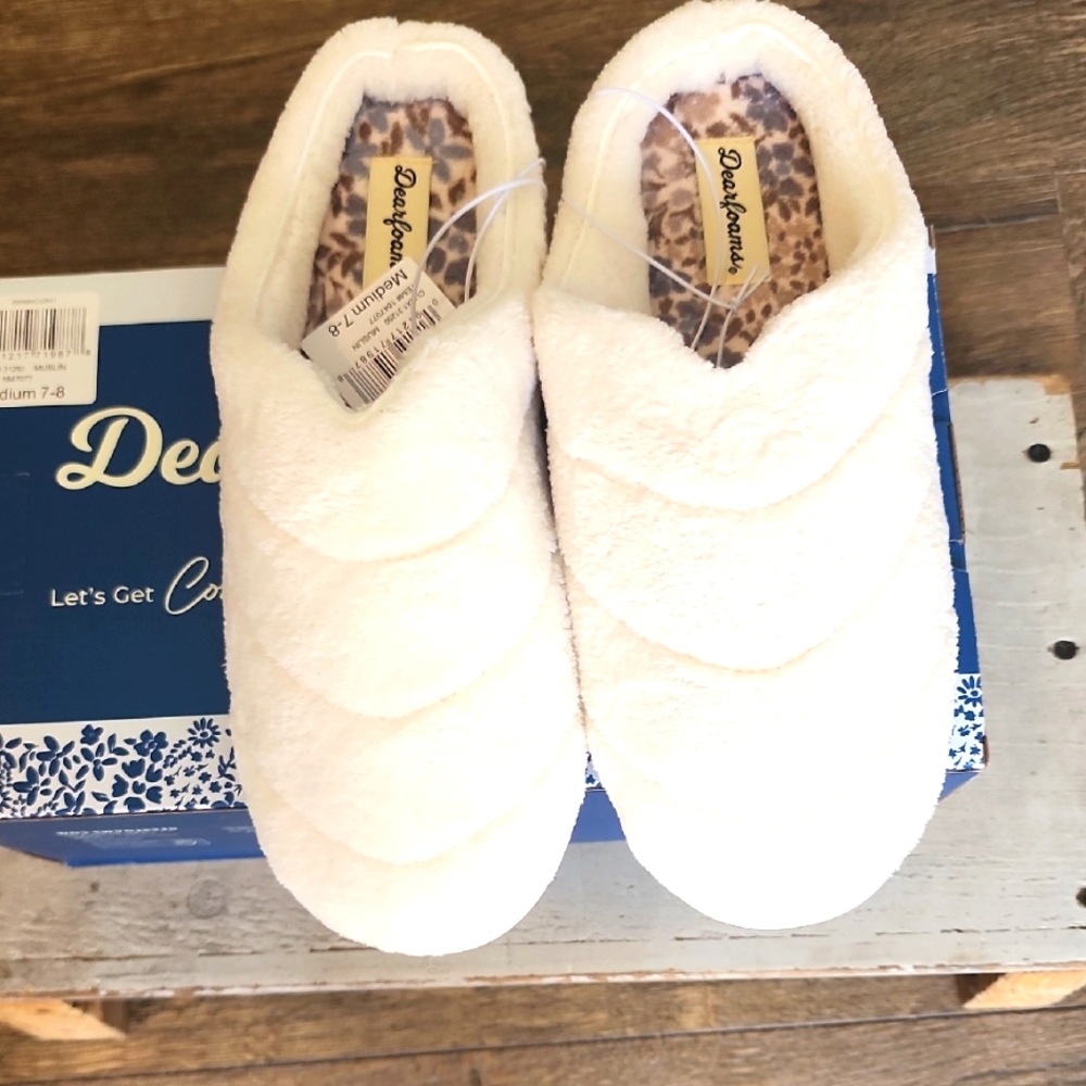 DEARFOAMS WOMAN'S SLIPPERS